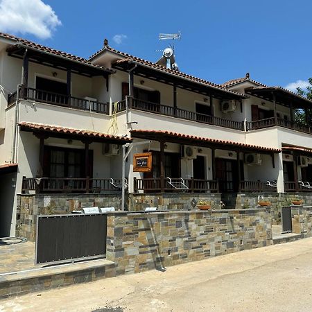 普拉坦亚斯Tanias House公寓 外观 照片