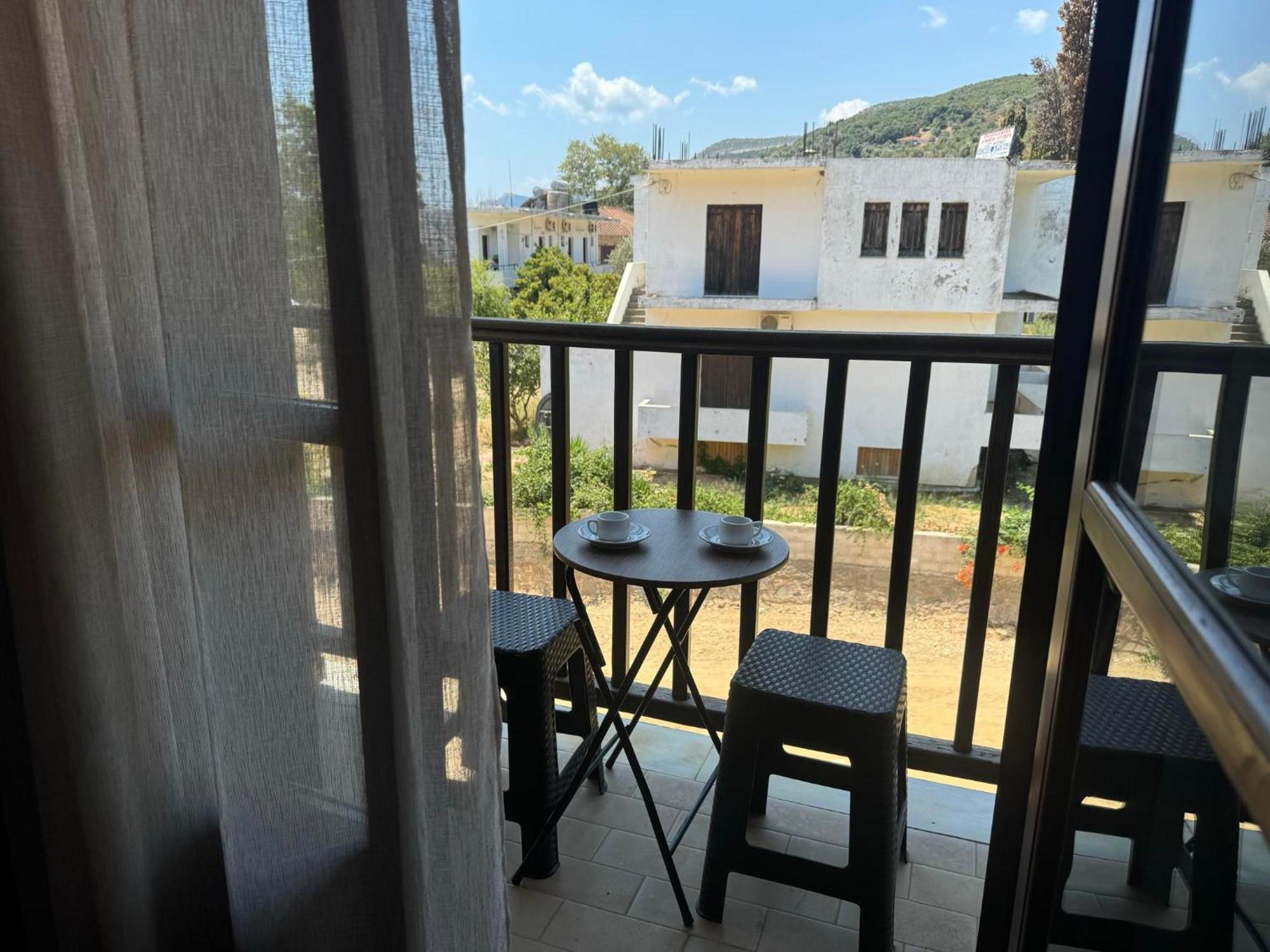 普拉坦亚斯Tanias House公寓 外观 照片